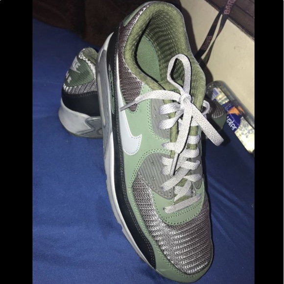 NIKE (WILL TAKE BEST OFFER) AIRMAX 90 - Picture 1 of 6